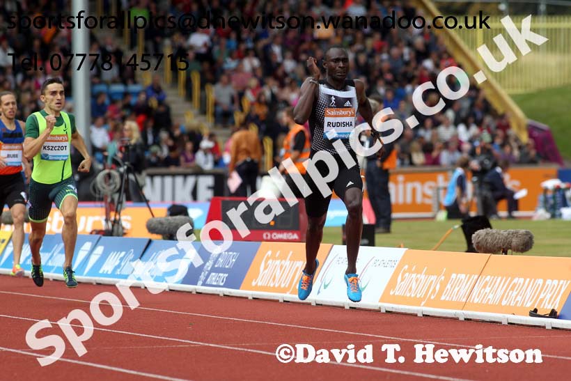 David Rudisha leads the 600 metres at the Sainsbury's Birmingham Grand Prix. Photos: David T. Hewitson/Sports for All Pics